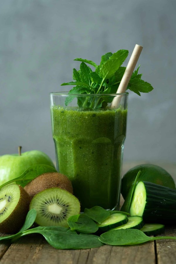Comment faire des smoothies verts sans sucre pour une détox naturelle?